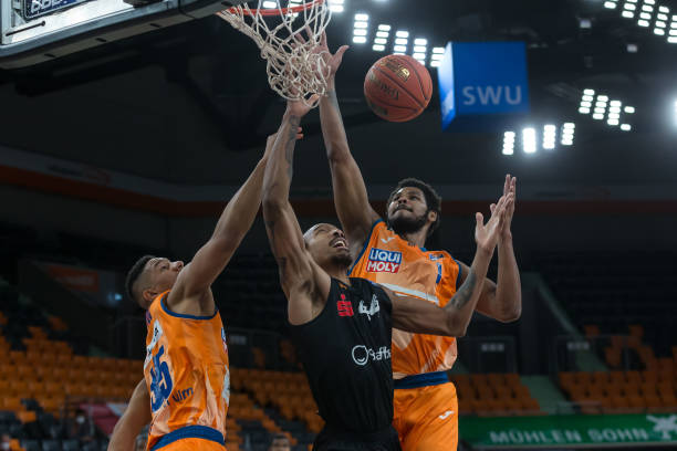 后排协防来 后排协防来